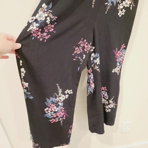 Loft Black Floral wide Leg Jumpsuit - Picture 4 of 10